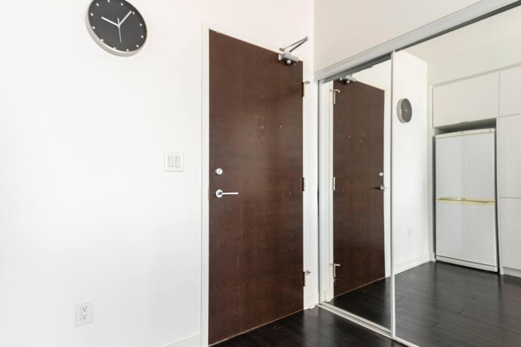 تورونتو Luxury Downtown Lakeview & City View Condo المظهر الخارجي الصورة