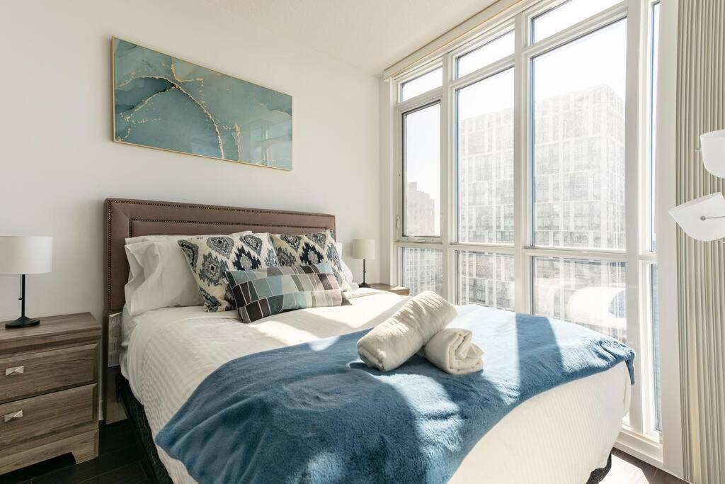 تورونتو Luxury Downtown Lakeview & City View Condo المظهر الخارجي الصورة