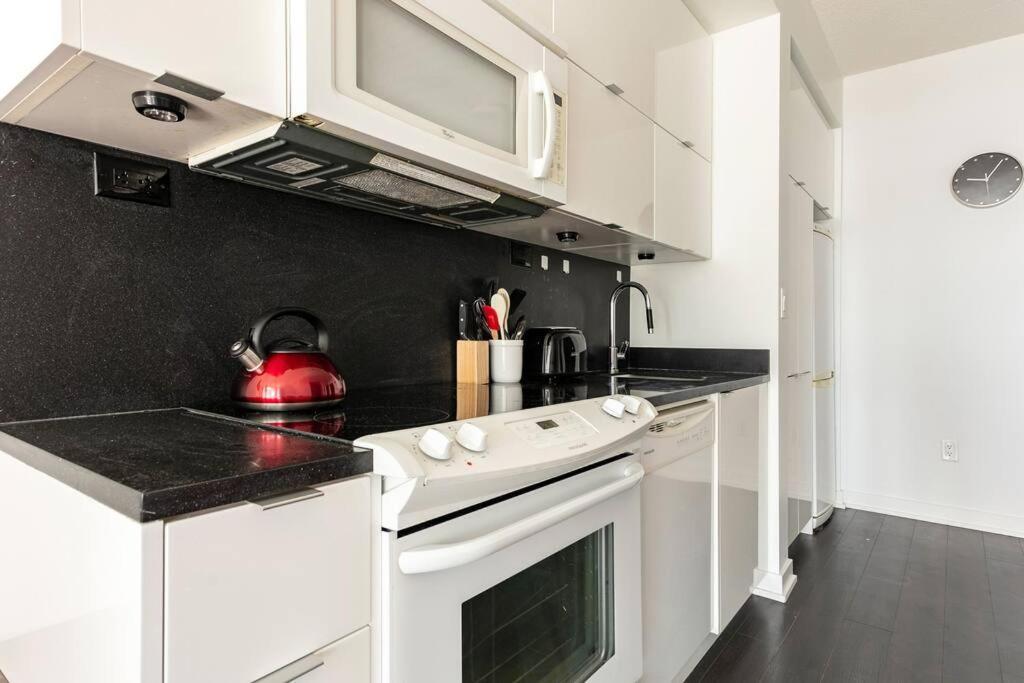 تورونتو Luxury Downtown Lakeview & City View Condo المظهر الخارجي الصورة