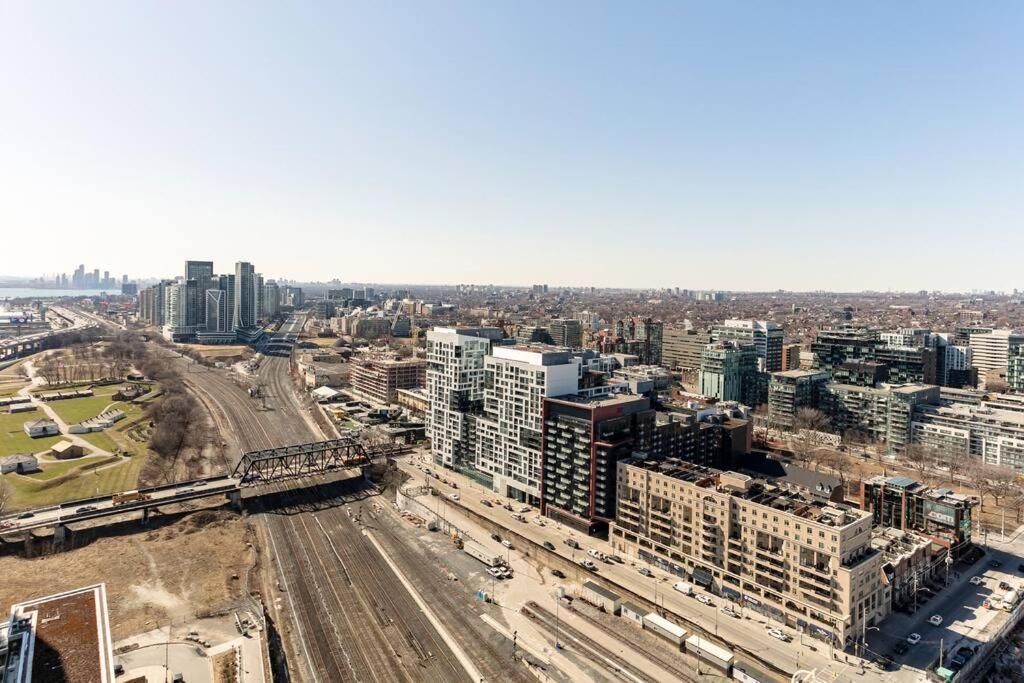 تورونتو Luxury Downtown Lakeview & City View Condo المظهر الخارجي الصورة